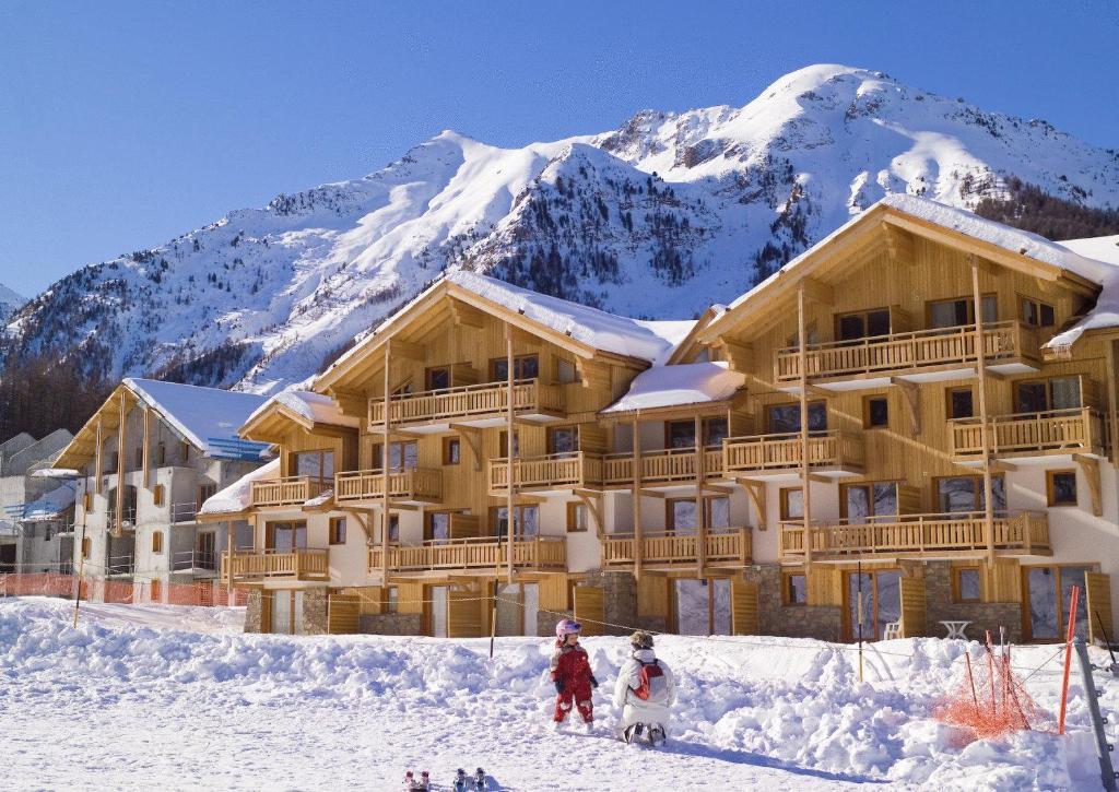 Madame Vacances Residence Le Parc Des Airelles Лез Ор Екстериор снимка
